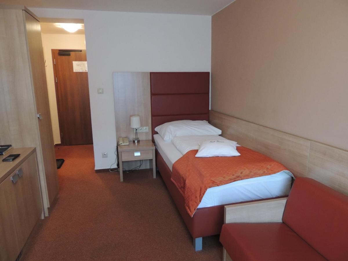 Hotel Club Kezmarok Ngoại thất bức ảnh