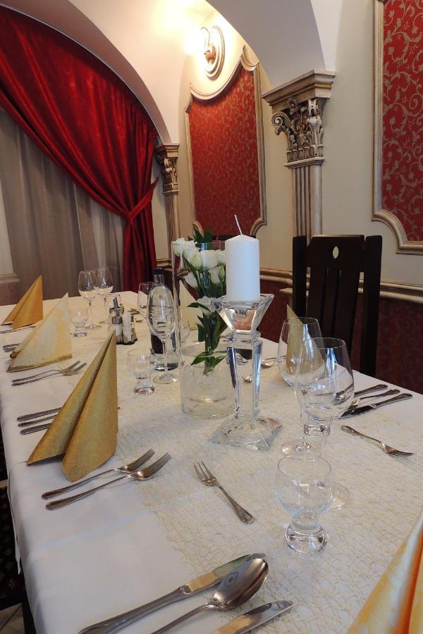 Hotel Club Kezmarok Ngoại thất bức ảnh