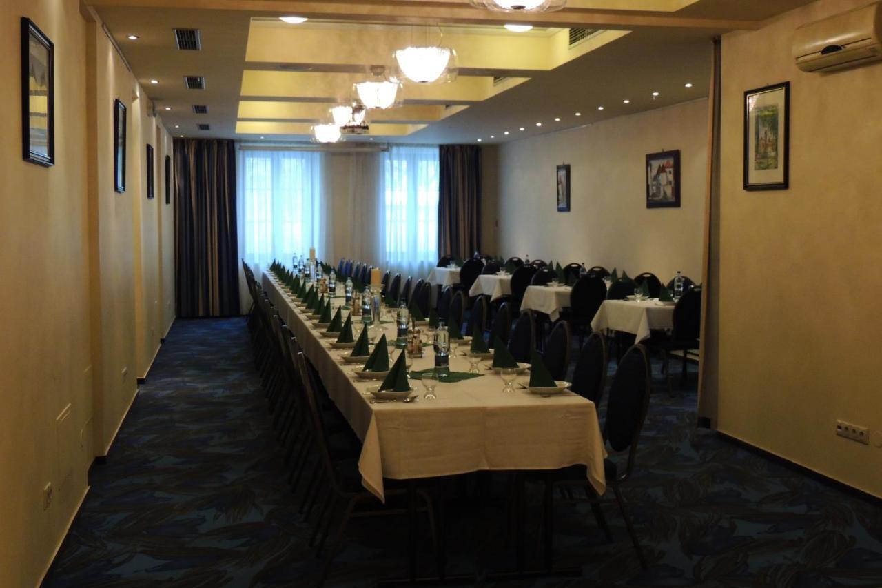Hotel Club Kezmarok Ngoại thất bức ảnh