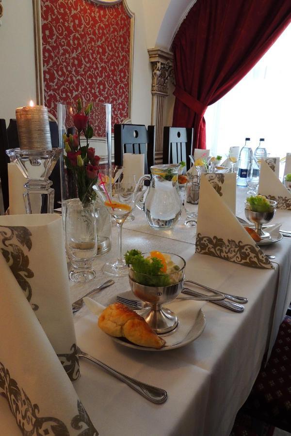 Hotel Club Kezmarok Ngoại thất bức ảnh