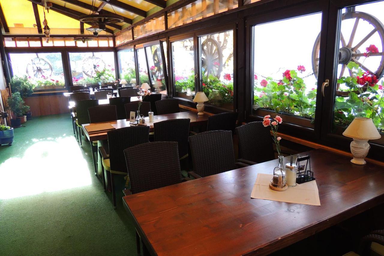 Hotel Club Kezmarok Ngoại thất bức ảnh