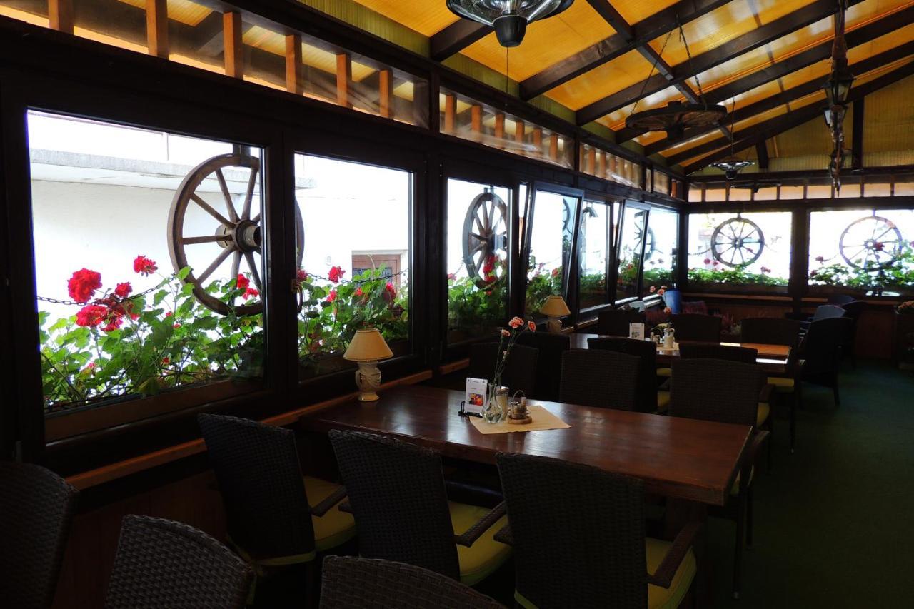 Hotel Club Kezmarok Ngoại thất bức ảnh
