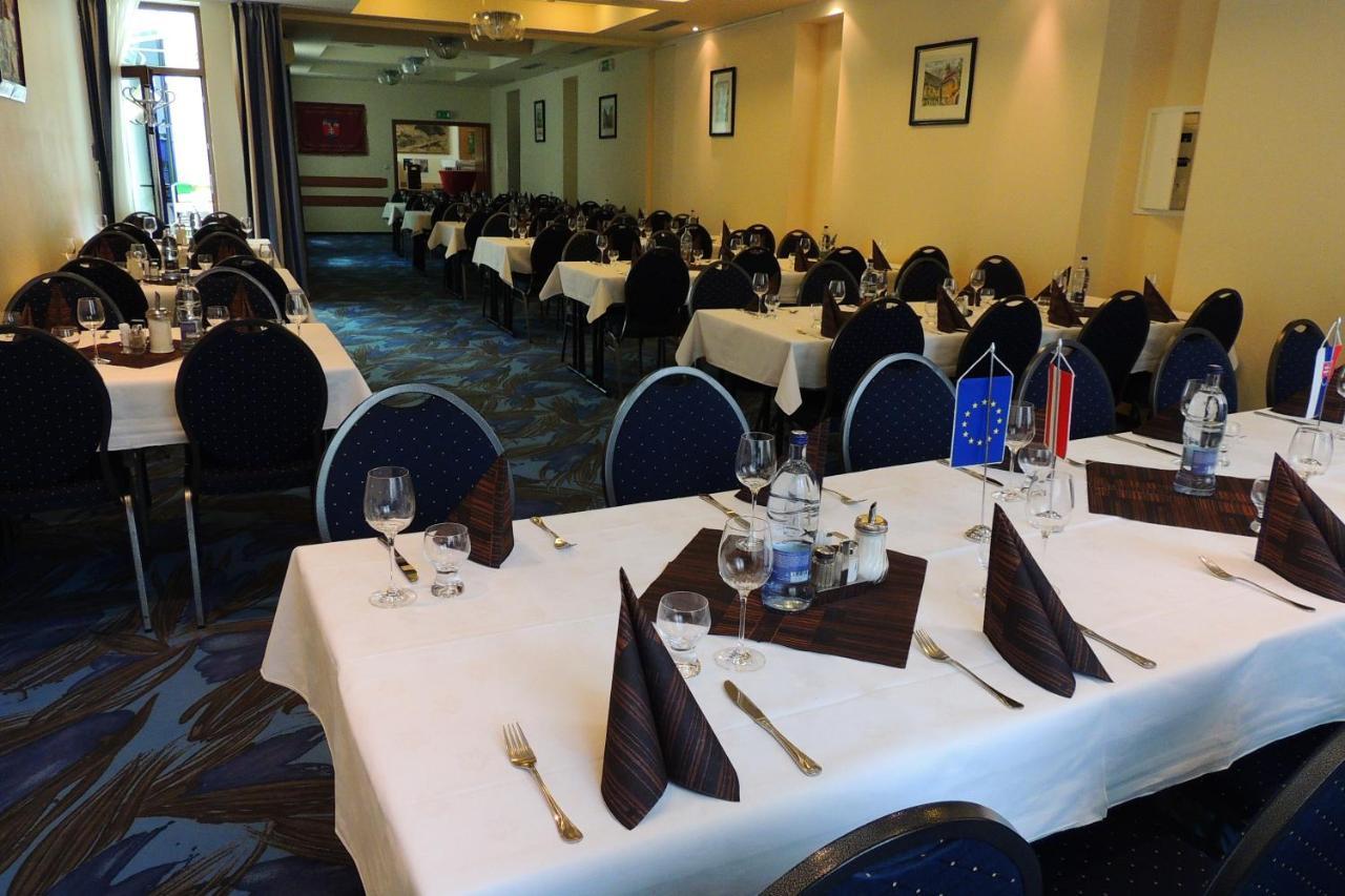 Hotel Club Kezmarok Ngoại thất bức ảnh