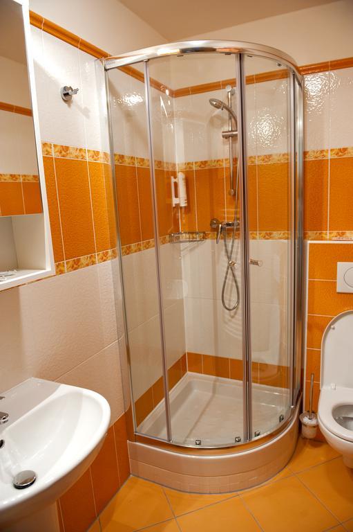 Hotel Club Kezmarok Ngoại thất bức ảnh