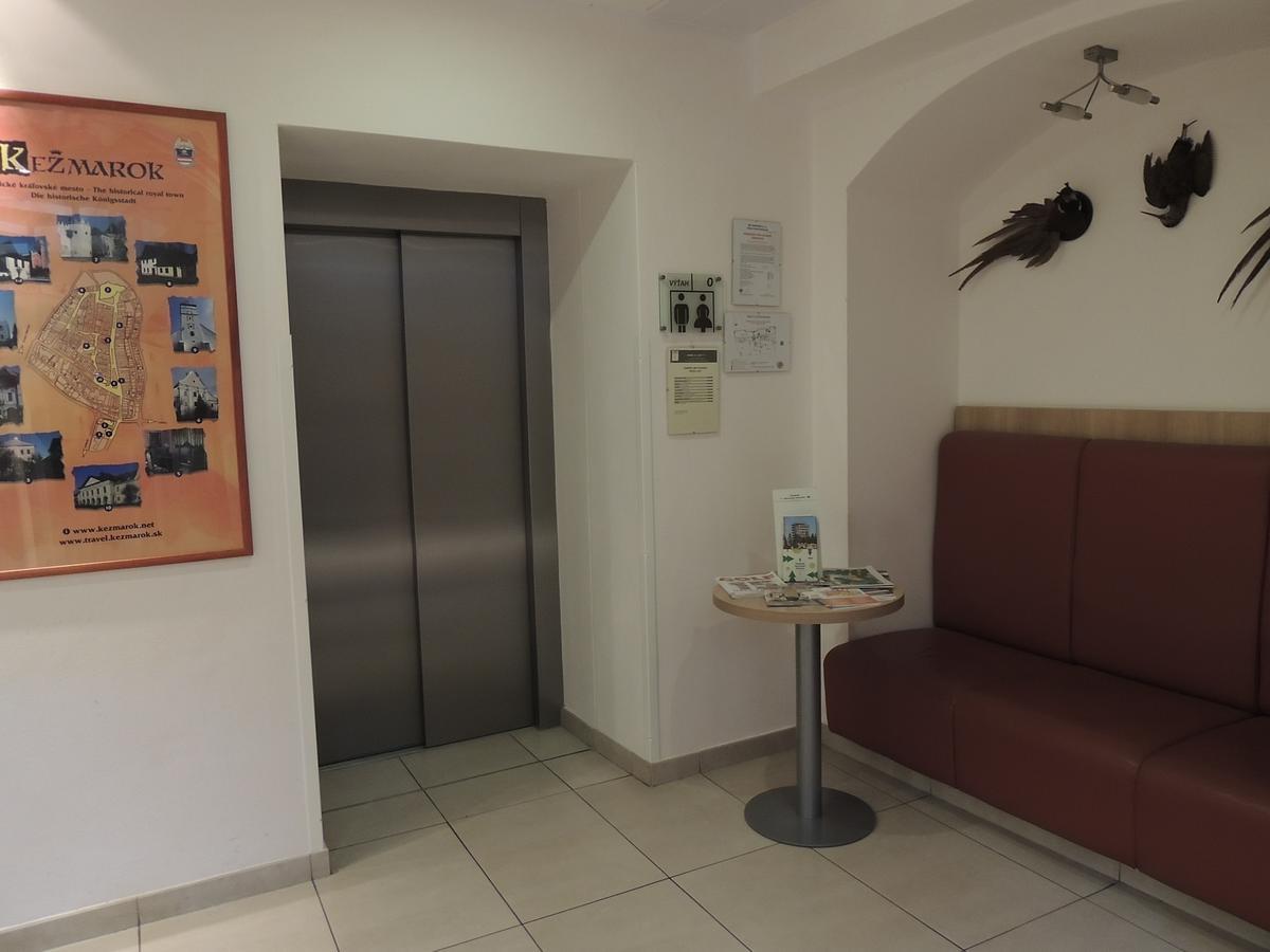 Hotel Club Kezmarok Ngoại thất bức ảnh