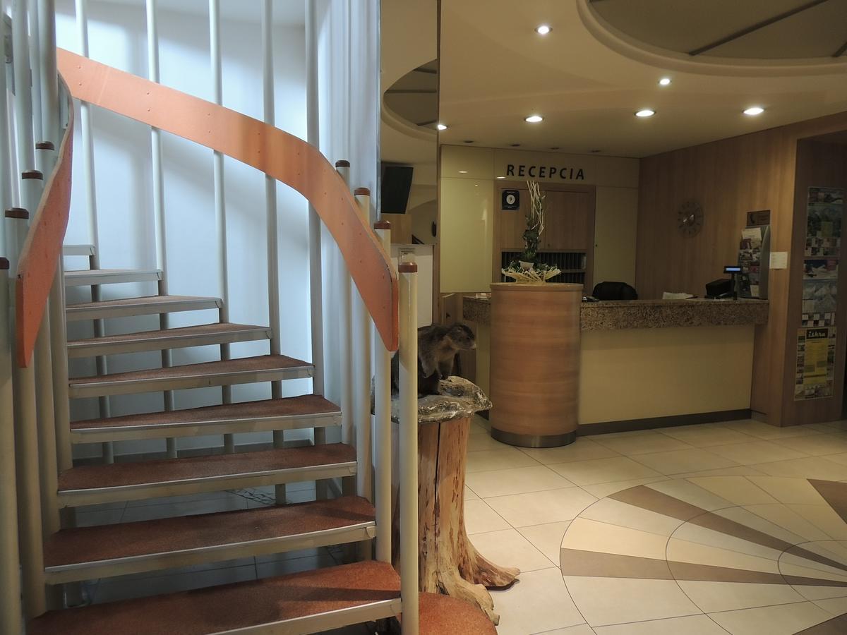 Hotel Club Kezmarok Ngoại thất bức ảnh