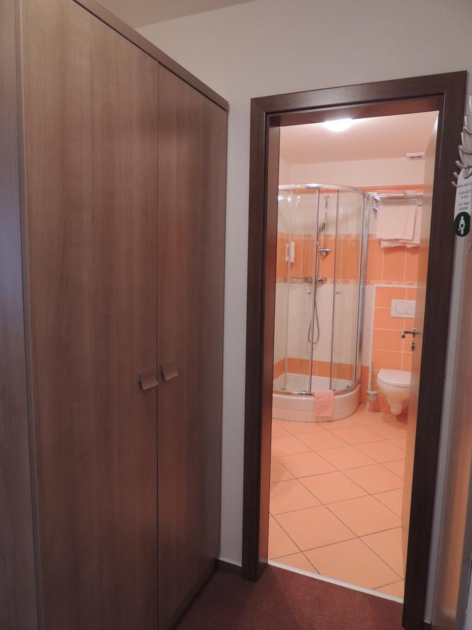 Hotel Club Kezmarok Ngoại thất bức ảnh